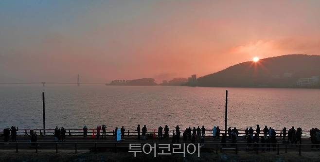 탑정호 새해 일출./사진=논산시