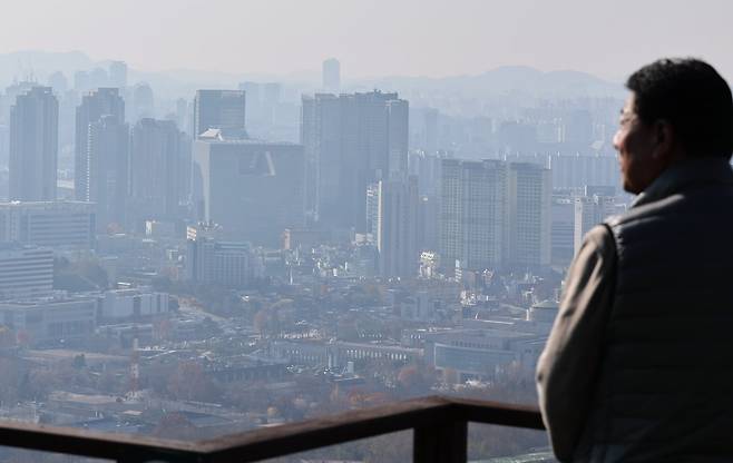 서울 남산에서 바라본 도심 아파트 단지 모습. 사진=연합뉴스