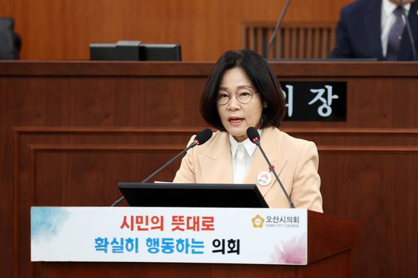 송진영 오산시의원이 19일 열린 제298회 임시회 제2차 정례회에서 7분 자유발언을 하고 있다.[사진출처 = 오산시의회]