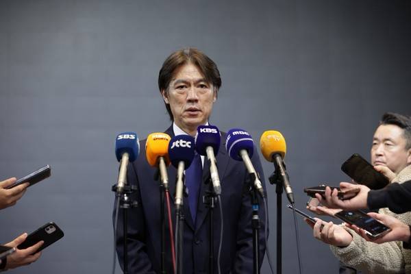 홍명보 남자 축구대표팀 감독.