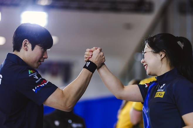 컬링 믹스더블 정영석(왼쪽) 김선영 조가 2026 밀라노-코르티나담페초 동계 올림픽 진출을 확정했다. 사진=대한컬링연맹