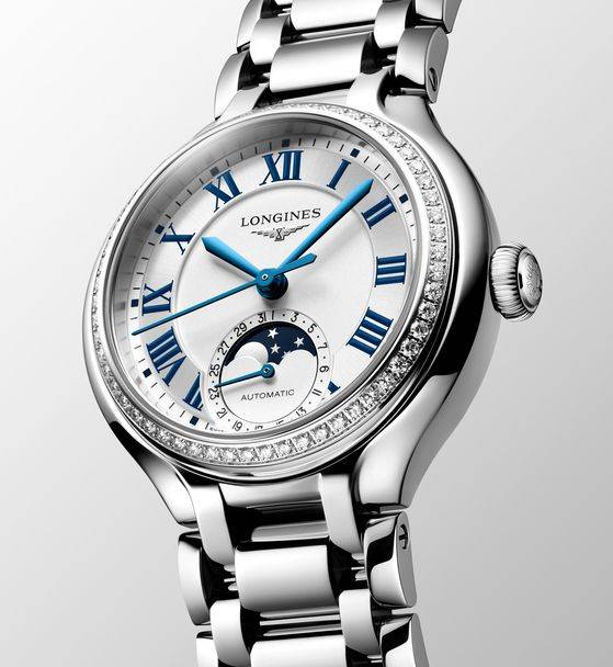 론진 프리마루나 문페이즈 모델. 여성들이 선호하는 지름 34㎜ 크기로 디자인했다. 사진 론진