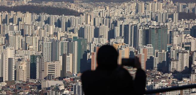 남산에서 바라본 서울 도심의 아파트. [이승환기자]