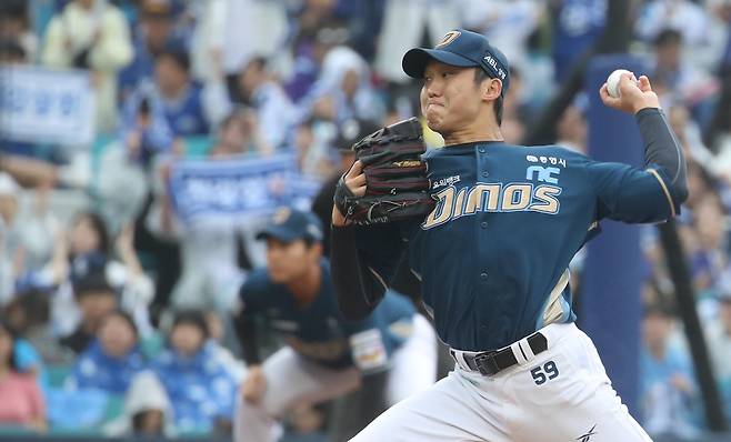 6일 대구 삼성라이온즈파크에서 열린 2025 KBO 포스트시즌 와일드카드 1차전 삼성 라이온즈와 NC 다이노스의 경기. NC 선발투수 구창모가 1회말 역투를 하고 있다. 2025.10.6 연합뉴스