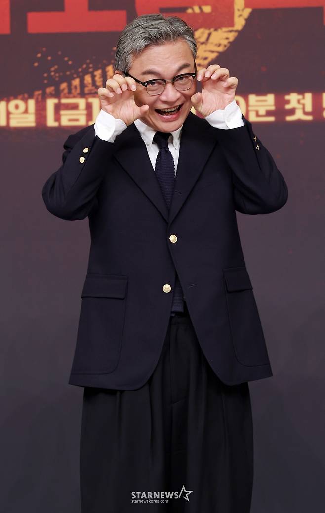 배우 김의성이 SBS 금토드라마 '모범택시3' 제작발표회에 참석해 포즈를 취하고 있다./2025.11.18 /사진=김휘선 hwijpg@