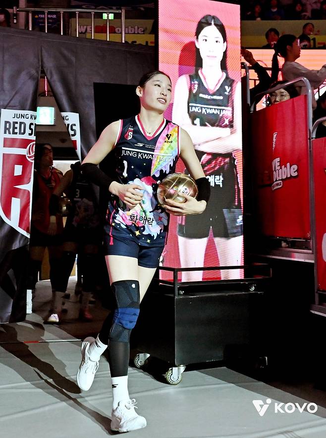 입장하는 정관장의 인쿠시 [한국배구연맹 제공. 재판매 및 DB 금지]