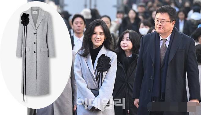 이부진 에르뎀 멜란지 그레이 코트를 착용한 모습 (사진=연합뉴스·신세계V 상품페이지 캡처)