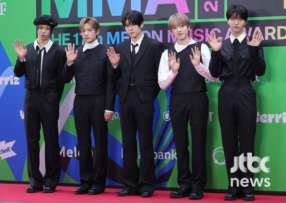 20일 오후 서울 고척스카이돔에서 2025 멜론 뮤직 어워드 레드카펫 행사가 열렸다. 그룹 엔시티 위시가 포토타임을 갖고 있다. 박세완 엔터뉴스팀 기자 park.sewan@jtbc.co.kr