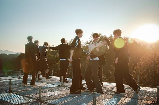 사진ㅣ웨이크원