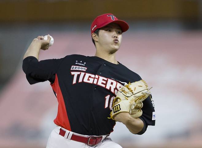 김태형은 시즌 막판 좋은 모습을 보이며 내년 시즌 5선발 경쟁에 뛰어들게 됐다. 뉴스1