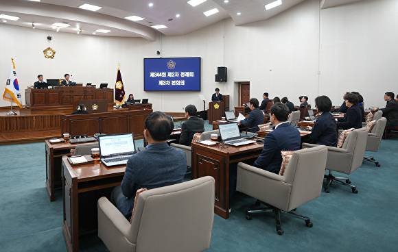 하남시의회는 지난 18일 제344회 제2차 정례회 제3차 본회의 끝으로 2025년도 공식 의사 일정 모두 마무리했다. [사진=하남시의회]