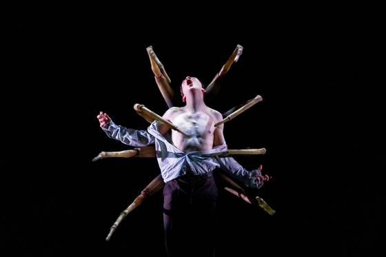 연극 ‘기묘한 이야기: 첫번째 그림자’. [중앙포토]