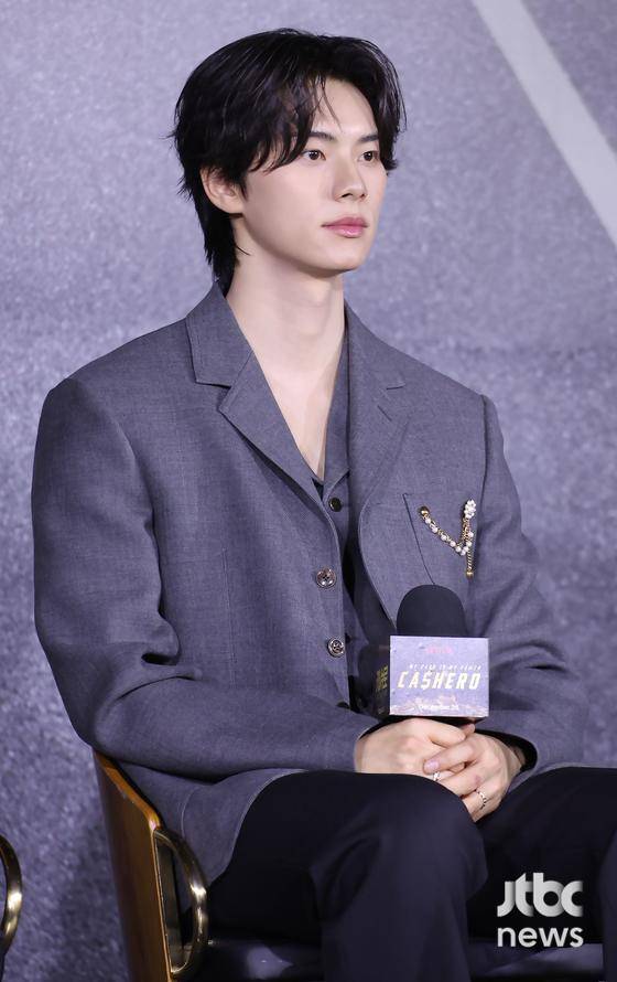 22일 오전 서울 웨스틴 서울 파르나스에서 열린 넷플릭스 시리즈 '캐셔로' 제작발표회가 열렸다. 이창민 감독, 배우 이준호, 김혜준, 김병철, 김향기, 이채민, 강한나가 참석했다. 박세완 엔터뉴스팀 기자 park.sewan@jtbc.co.kr