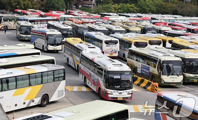 서울 서초구 고속버스터미널. 2025.10.2/뉴스1 ⓒ News1 장수영 기자