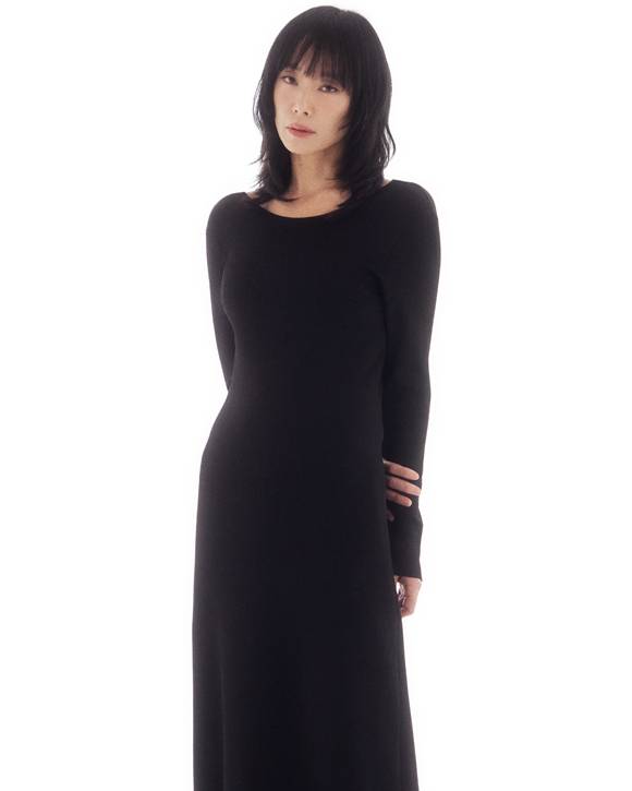 배우 전도연이 최근 서울 종로구 한 카페에서 <더팩트>와 만나 넷플릭스 오리지널 시리즈 '자백의 대가' 관련된 이야기를 나눴다. /넷플릭스