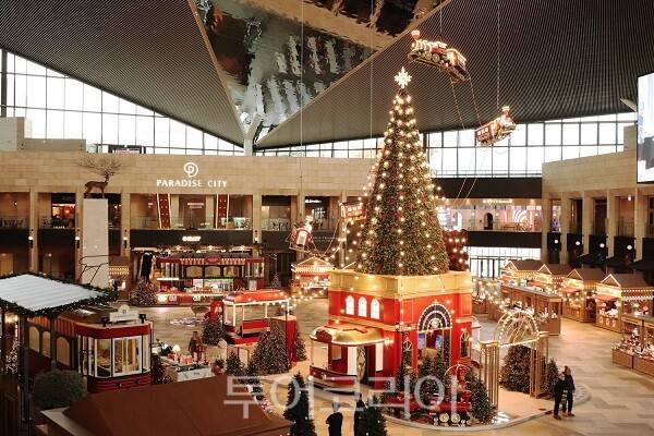 파라다이스시티 크리스마스마켓 전경 (출처-파라다이스시티)