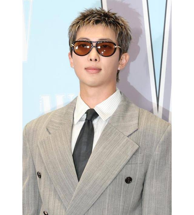 그룹 방탄소년단 멤버 RM이 소속사 하이브에 대해 작심 발언을 이어갔다. 뉴스1