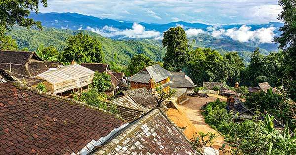 부랑족 언어로 웡지는 '미래를 점치는 신성한 장소'라는 뜻.