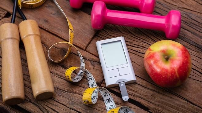 당뇨 환자의 절반 이상이 비만을 동반하고 있을 만큼 비만은 당뇨병의 핵심 원인이다 | 출처: 클립아트코리아