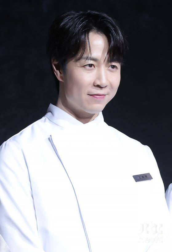 17일 오전 서울 JW 메리어트 동대문스퀘어에서 넷플릭스(Netflix) 예능 '흑백요리사: 요리 계급 전쟁2' 제작발표회가 열렸다. 김학민, 김은지 PD, 선재스님, 후덕죽, 손종원, 정호영, 프렌치 파파, 중식 마녀, 술 빚는 윤주모, 아기 맹수가 참석했다. 박세완 엔터뉴스팀 기자 park.sewan@jtbc.co.kr