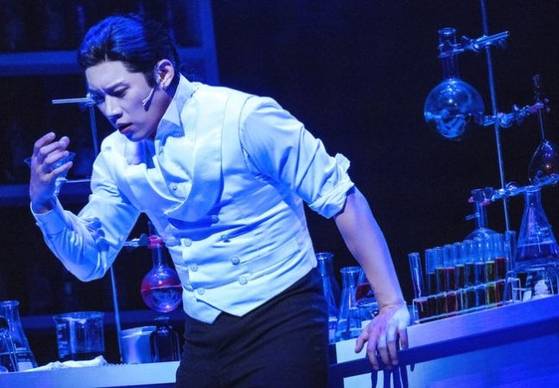 배우 김성철. 뮤지컬 '지킬 앤 하이드' 한 장면. 오디컴퍼니 제공.