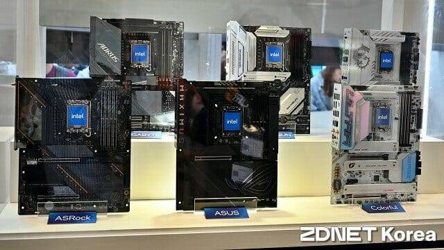 2024년 출시된 인텔 800 시리즈 칩셋 탑재 메인보드. (사진=지디넷코리아)