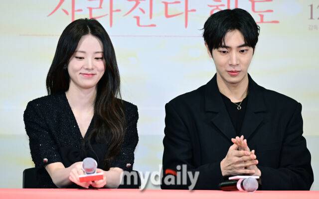 배우 신시아(왼쪽), 추영우가 개성 강한 아침 메뉴를 공개해 눈길을 끌었다. 사진은 지난 22일 서울 용산 아이파크몰 CGV에서 진행된 영화 '오늘 밤, 세계에서 이 사랑이 사라진다 해도' 시사회./마이데일리