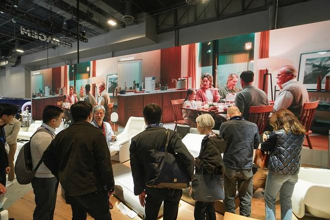 세라젬은 2025년 CES에 참가해 자사의 스마트홈 뷰티테크 등을 홍보했다. 사진은 올해 1월 라스베이거스에서 열린 CES에 참가한 세라젬 관 모습. [세라젬]