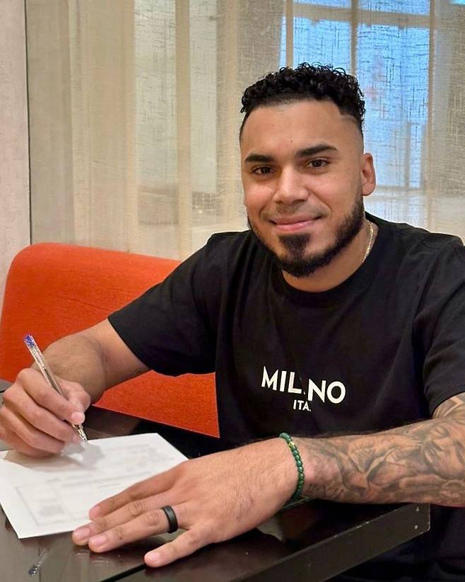 [서울=뉴시스] 프로야구 KIA 타이거즈가 24일 2026시즌 외국인 타자로 해럴드 카스트로를 영입했다. (사진=KIA 타이거즈 제공) 2025.12.24. *재판매 및 DB 금지