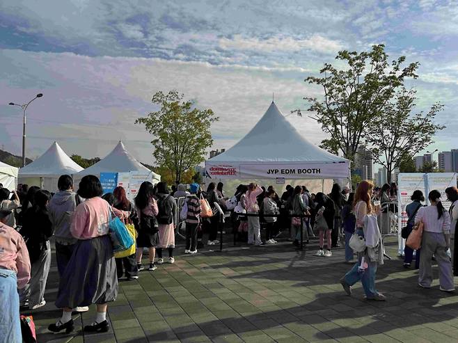 EDM Giving Project 스트레이 키즈 콘서트 현장 부스/사진제공=JYP엔터테인먼트