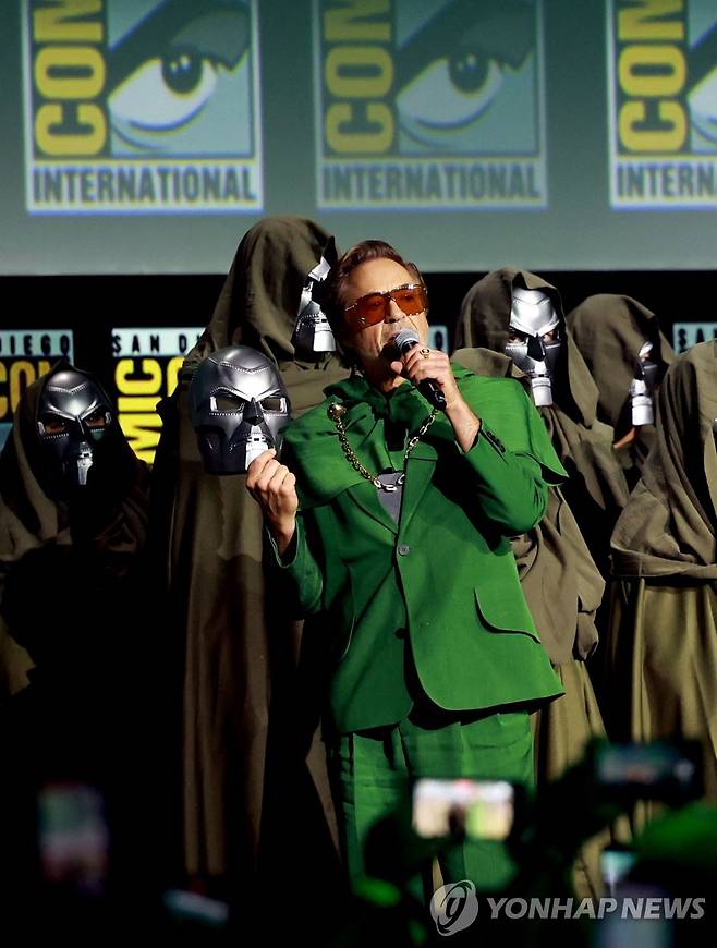 지난해 7월 '코믹-콘' 무대에 '닥터 둠' 캐릭터로 등장한 로버트 다우니 주니어 [AFP 연합뉴스 자료사진. 재판매 및 DB 금지]