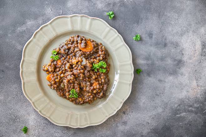 렌틸콩에는 수용성과 불용성 섬유질이 모두 들어있어 건강에 좋은 효과를 발휘한다. 사진=게티이미지뱅크