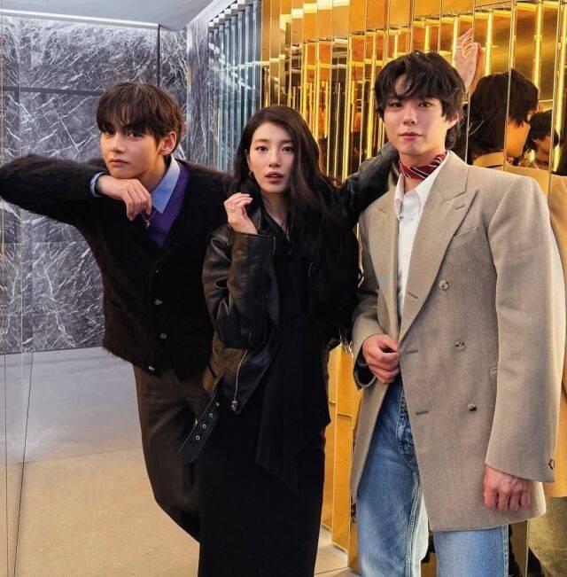 뷔가 영앤리치다운 근황을 공개했다. / 뷔 인스타그램