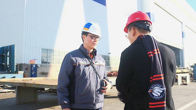 조종우 한화필리조선소 소장(상무)가 한화필리조선소 시설을 소개하고 있다. 박혜원 기자