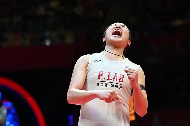 ▲ 안세영의 질주가 멈출 기미를 보이지 않자 중국 언론의 시선도 점점 날카로워지고 있다. 압도적인 성과 앞에서 기록을 인정하면서도 안세영이라는 거대한 벽 앞에서 중국 배드민턴이 느끼는 위기감의 표출이다. ⓒ연합뉴스/AFP