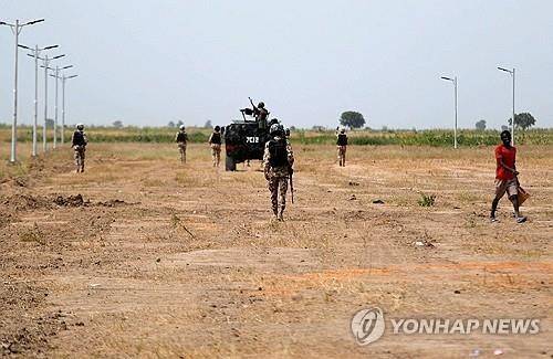 나이지리아 동북부 보르노주에서 순찰하는 정부군(기사와 직접 관련 없음) [로이터 연합뉴스 자료사진. 재판매 및 DB 금지]