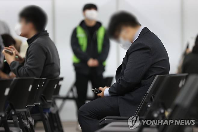 지역인재 채용 의무화, 지방대 졸업생 취업 확률 개선 못해  [연합뉴스 자료사진. 재판매 및 DB금지]