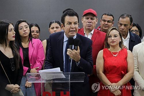 살바도르 나스라야 후보 [로이터=연합뉴스]