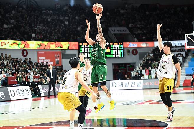 DB 알바노의 슛 [KBL 제공. 재판매 및 DB 금지]