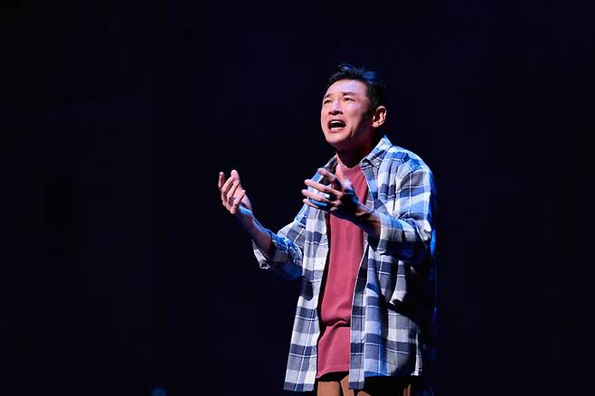 뮤지컬 미세스 다웃파이어 공연 장면. <샘컴퍼니·스튜디오선데이 제공>