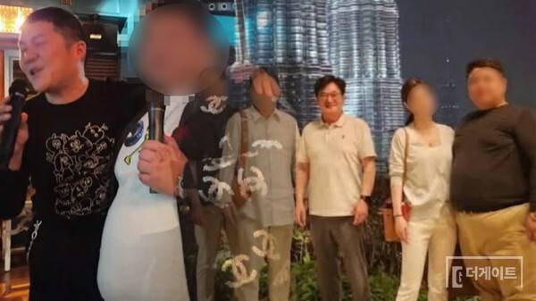 조세호(사진 맨 왼쪽부터)는 공인이 아니라 유명인이었지만, 문제의 인물과 가까이 지냈다는 이유로 모든 방송에서 하차했다. 반면 김병수 김포시장은 선출직 공무원, 공인이다