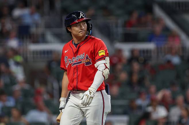 Sep 26, 2025; Cumberland, Georgia, USA; Atlanta Braves shortstop Ha-Seong Kim (9) rates after striking out agains the Pittsburgh Pirates during the fourth inning at Truist Park. Mandatory Credit: Jordan Godfree-Imagn Images







<저작권자(c) 연합뉴스, 무단 전재-재배포, AI 학습 및 활용 금지>