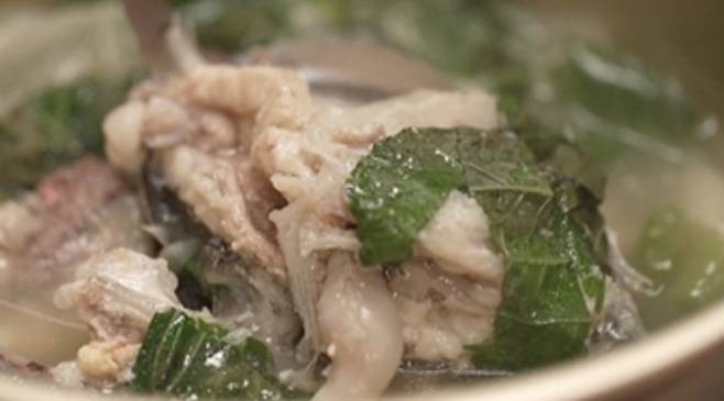 26일 방송되는 MBN·채널S '전현무계획3'에서는 전현무와 곽튜브가 경주로 떠나 숨은 맛집을 발굴한다. 이날 '전현무계획3'에서 막회 (광어, 줄돔), 지리탕, 오징어 불고기, 닭 불고기 식당을 찾는다.