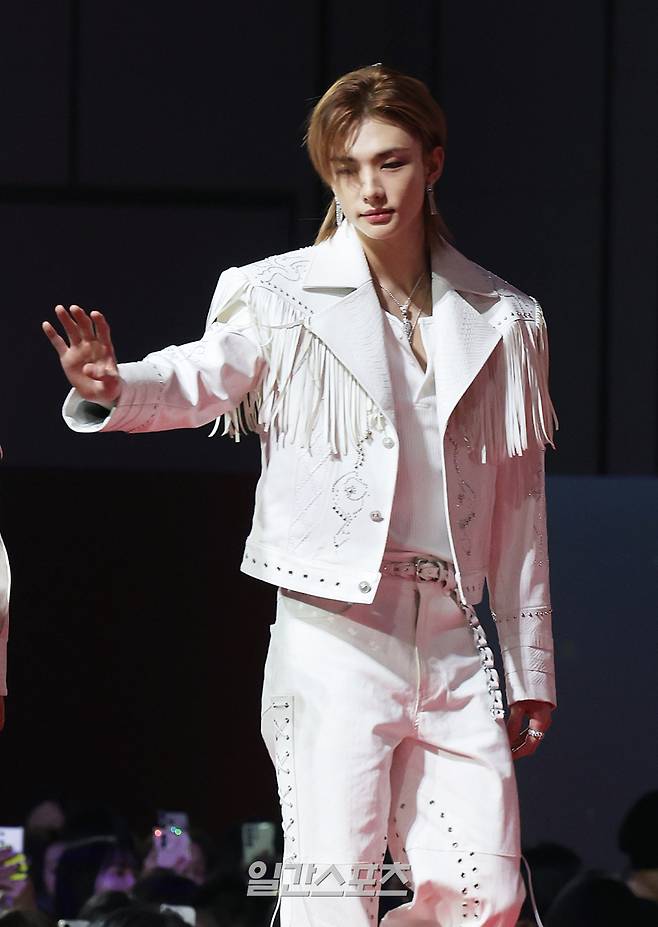 그룹 스트레이 키즈가 25일 오후 인천 중구 인스파이어 리조트 오션타워에서 열린 2025 SBS 가요대전 레드카펫 행사에 참석해 포토타임을 갖고 있다. 인천=서병수 기자 qudtn@edaily.co.kr /2025.12.25/