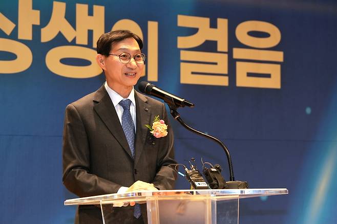 Kim Sung-joo, chair of the National Pension Service, delivers his inaugural address at the chair’s inauguration ceremony on Dec. 17. [NATIONAL PENSION SERVICE]