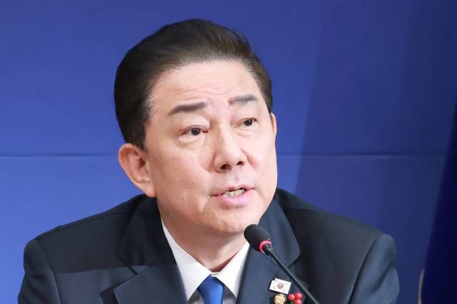 김병기 더불어민주당 원내대표가 24일 국회에서 열린 최고위원회의에 참석해 발언하고 있다. 연합뉴스