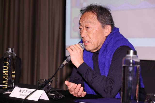 정명훈 신임 KBS 교향악단 음악감독 26일 서울 여의도 콘래드호텔에서 열린 KBS 교향악단 70주년 및 정명훈 음악감독 선임 기자회견에서 발언하고 있다. 연합뉴스