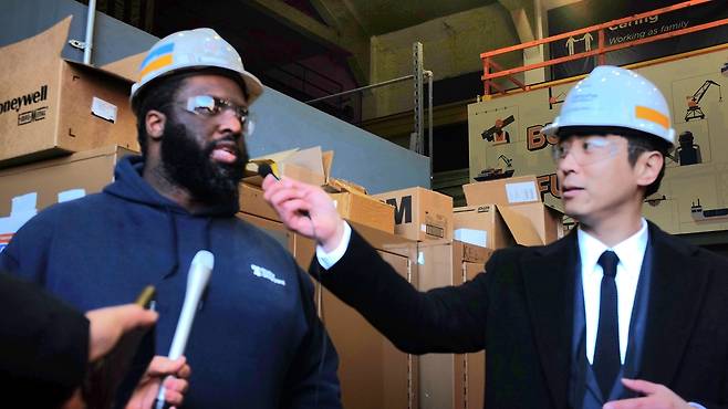 한화필리조선소 션 젠킨스 기술 교육 담당자가 인력 채용 시스템에 대해 소개하고 있다. 박혜원 기자