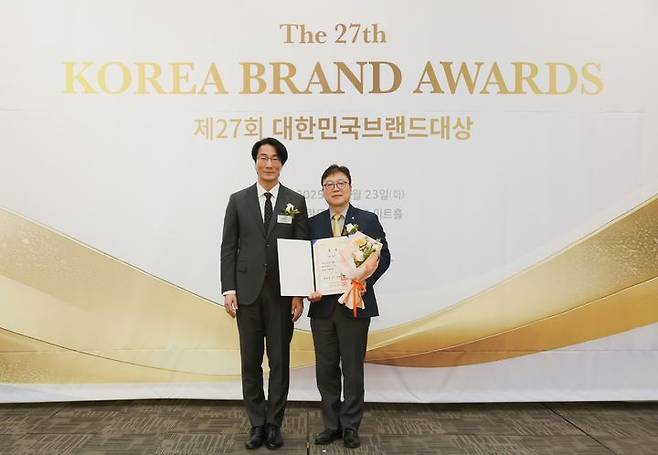 [서울=뉴시스] 오뚜기의 대표 라면 브랜드 진라면이 '제27회 대한민국브랜드대상'에서 대통령상을 받았다고 26일 밝혔다. (사진=오뚜기 제공) 2025.12.26. photo@newsis.com *재판매 및 DB 금지