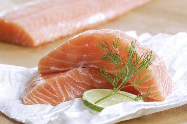 연어는 오메가–3 지방산이 풍부해 중성지방 수치를 낮추는 데 도움이 된다. 사진은 기사의 특정 사실과 관련 없음. 클립아트코리아